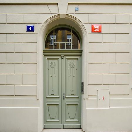 Apartment Gesse Brezinova براغ المظهر الخارجي الصورة
